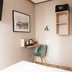 Hotell Eiffel Segur Paris