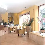 Hotel Eiffel Segur
