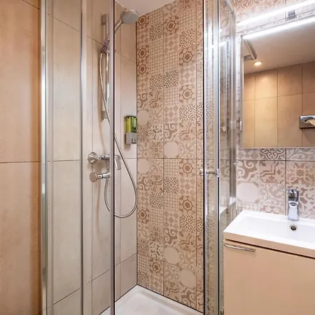 Hotel Eiffel Segur
