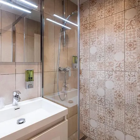 Hotel Eiffel Segur