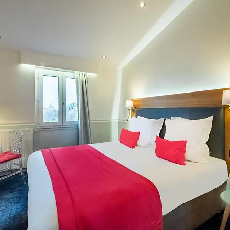 Eiffel Segur Hotel 3*