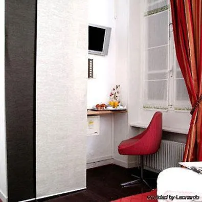 Hotel Eiffel Segur