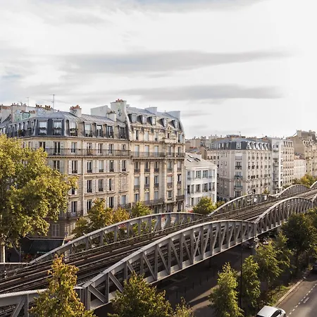 Eiffel Segur 3* Paris