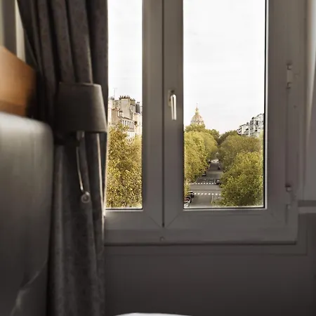 Eiffel Segur Hotel 3*