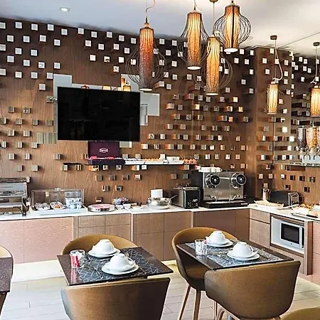 Hotel Eiffel Segur 3*