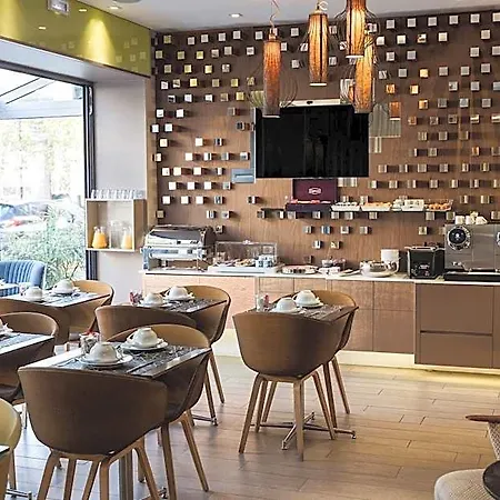 Hotel Eiffel Segur