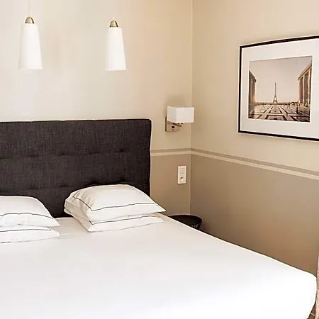 Hotel Eiffel Segur 3*