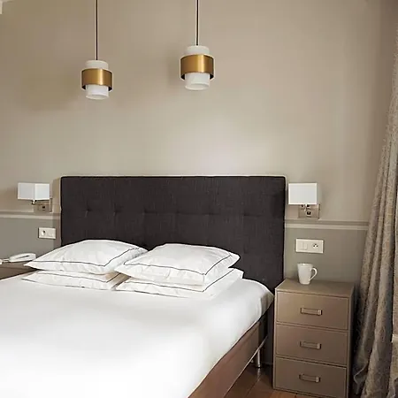 Hotel Eiffel Segur