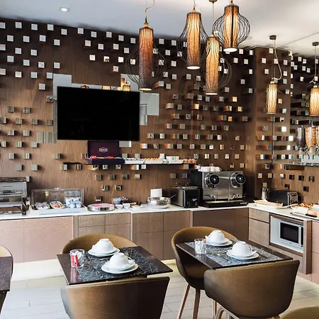 Hotel Eiffel Segur 3*