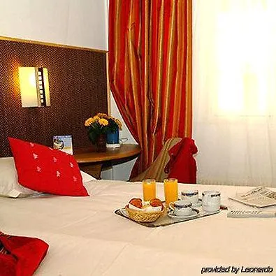 Eiffel Segur Hotel 3*