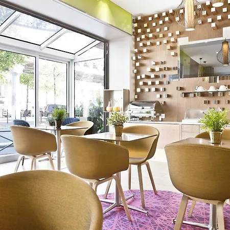 Hotel Eiffel Segur