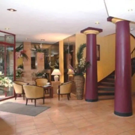 Hotel Eiffel Segur