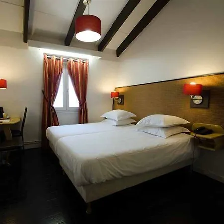 Eiffel Segur Hotel 3*