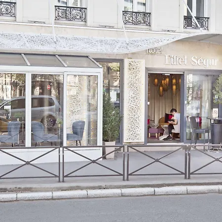 Eiffel Segur Hotel 3*