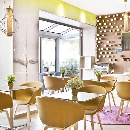 Hotel Eiffel Segur 3*