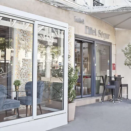 Hotel Eiffel Segur