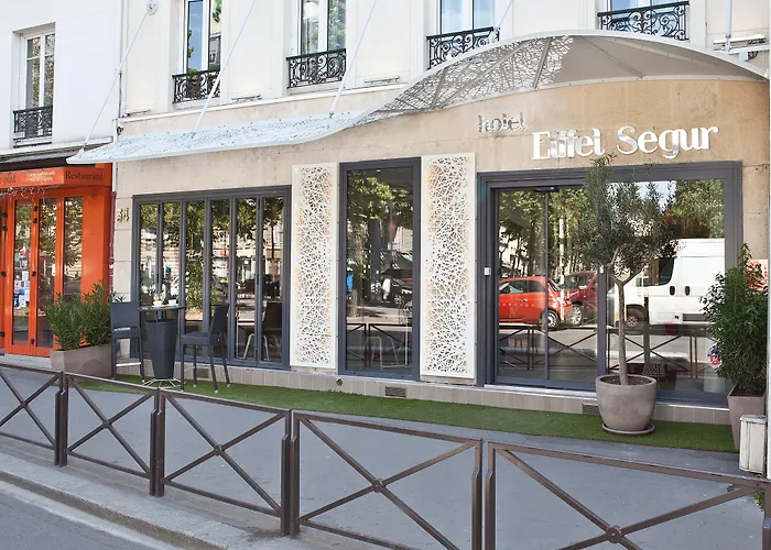 Eiffel Segur Hotel 3*