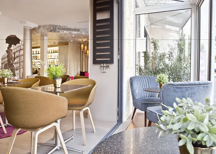 Eiffel Segur Hotel 3*