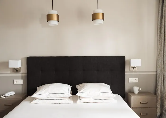 Eiffel Segur Otel Paris