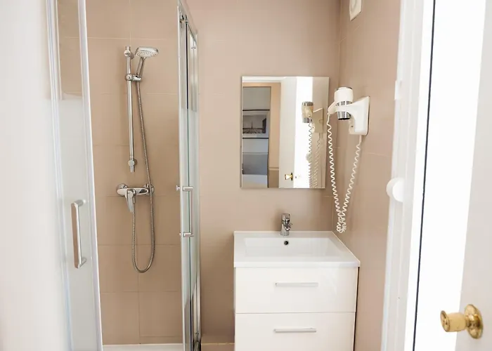 Eiffel Segur Hotel Paris