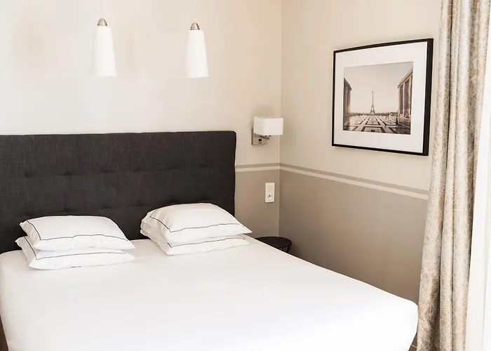 Hotel Eiffel Segur Paris