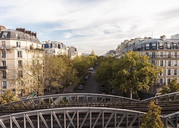 Eiffel Segur Hotel 3*