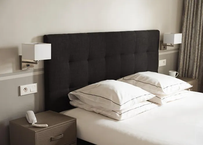 Hotel Eiffel Segur Paris