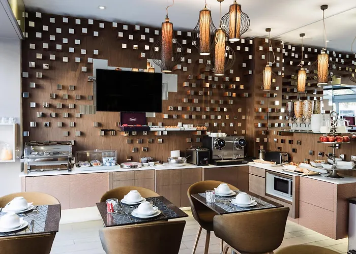 Eiffel Segur 3* Párizs