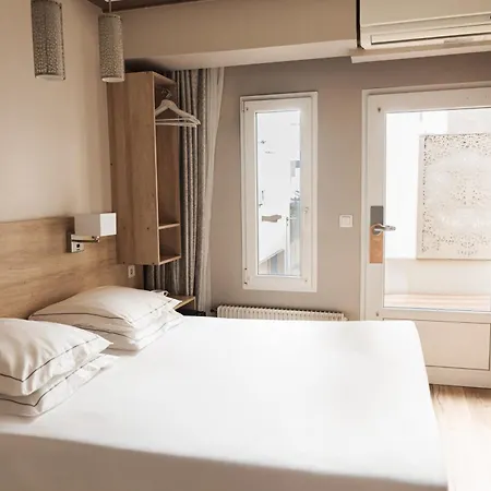 Eiffel Segur Hotel
