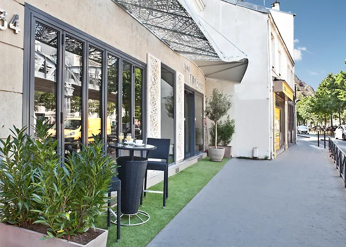 Eiffel Segur Hotel 3*