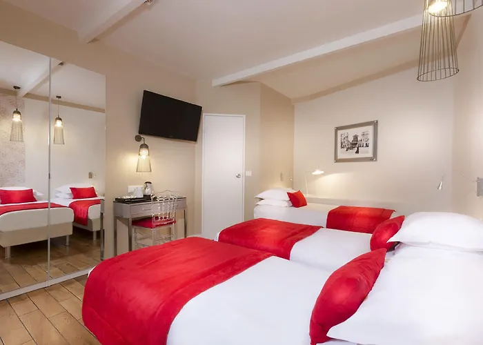 Eiffel Segur Hotel 3*
