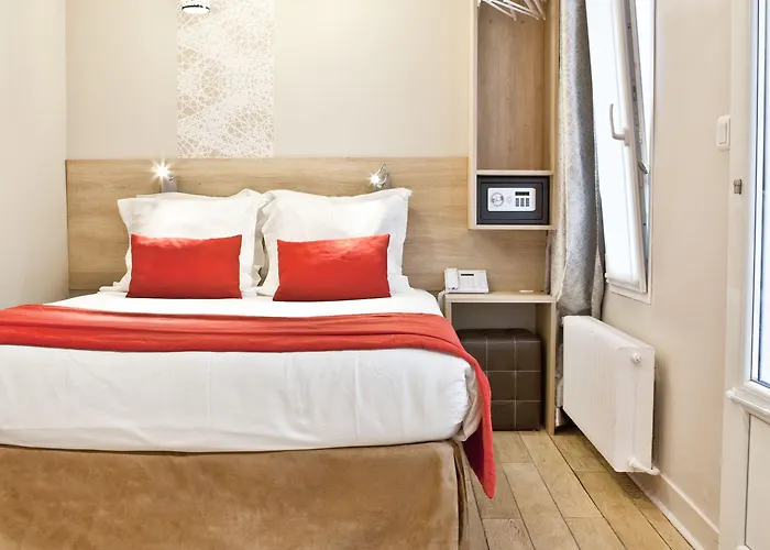 Eiffel Segur Paříž