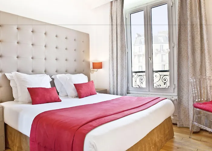 Eiffel Segur 3* Paříž