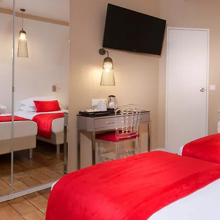 Eiffel Segur Hotel 3*