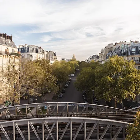 Eiffel Segur Hotel 3*